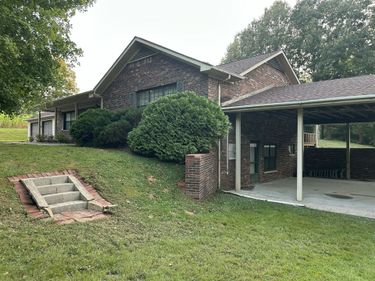 1865 Sharpe School Road, Calvert City, KY 42029