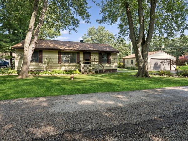 3212 S Bergman Drive , McHenry, IL 60051
