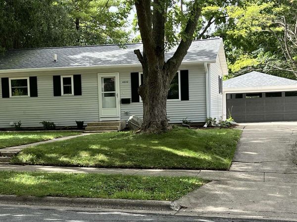 4222 School Road, Madison, WI 53704