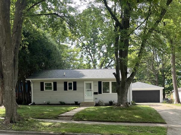 4222 School Road, Madison, WI 53704