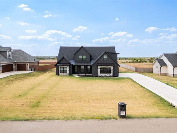 11588 Carefree Ln Lane, Shawnee, OK 74804