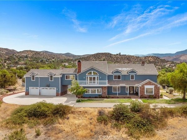 33247 Escondido Drive, Agua Dulce, CA 91390