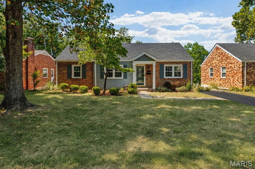 745 W Oak Drive , Glendale, MO 63122 Main Photo