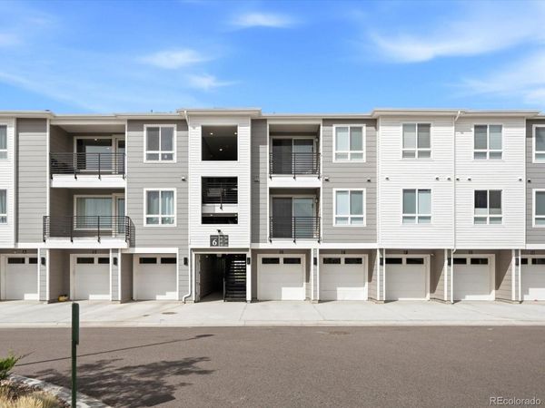6153 N Ceylon Street , Unit 301, Denver, CO 80249