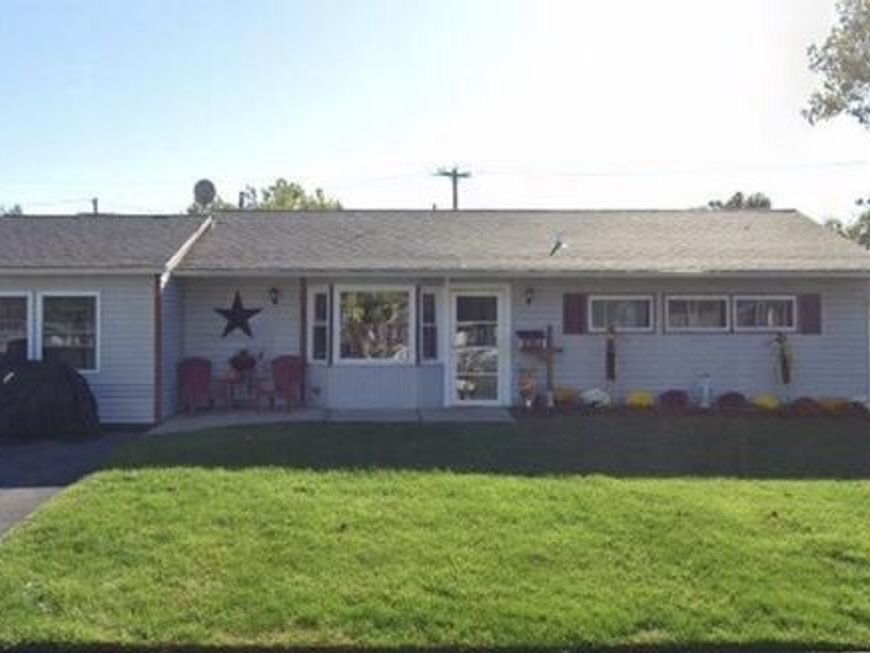 2 Idlewild Road, Levittown, PA 19057 Main Photo