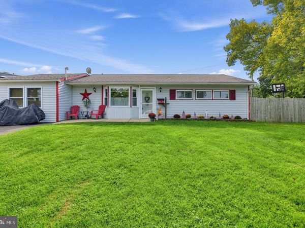 2 IDLEWILD ROAD, LEVITTOWN, PA 19057
