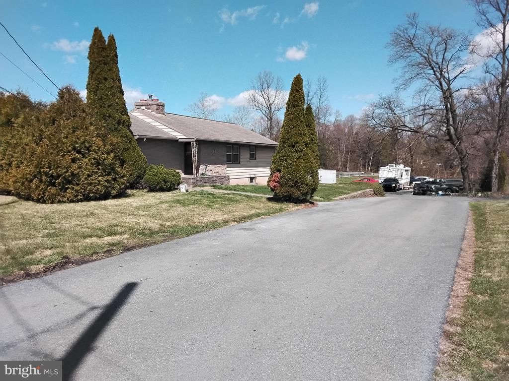2857 E HARRISBURG PIKE, MIDDLETOWN, PA 17057
