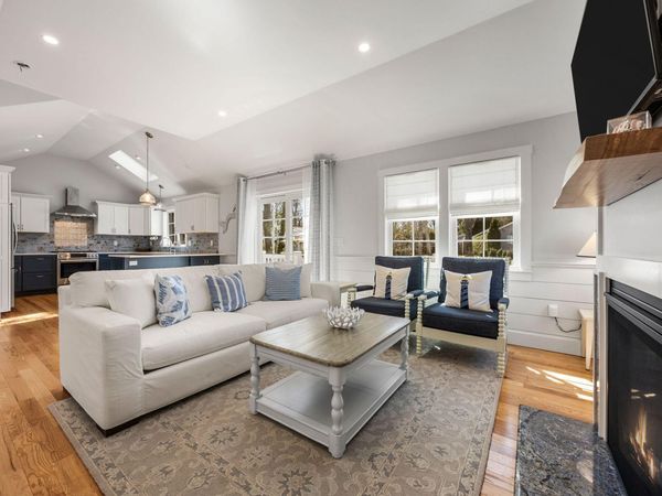16 Second Avenue, Unit 4, Osterville, MA 02655