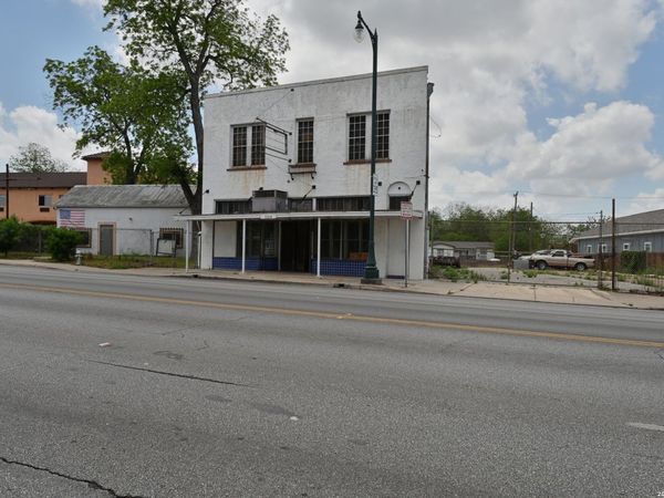 1514 E Commerce St, San Antonio, TX 78205