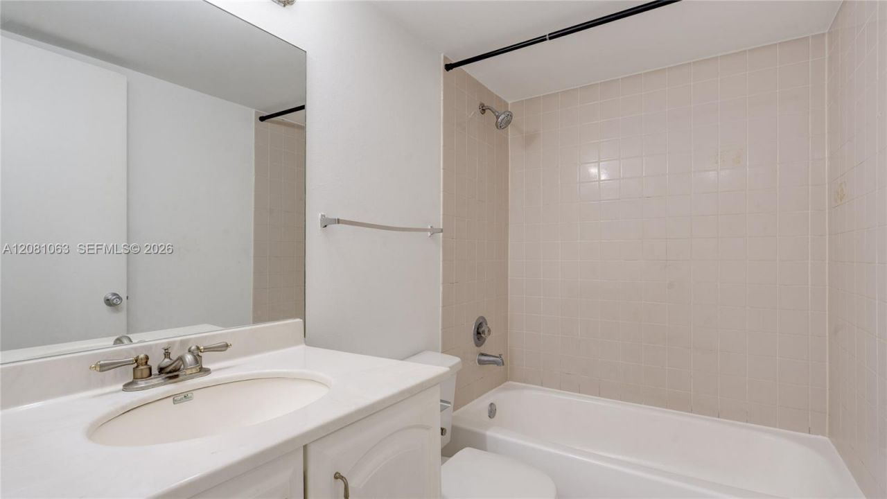 8260 SW 210th St, Unit 308, Cutler Bay, FL 33189 Photo
