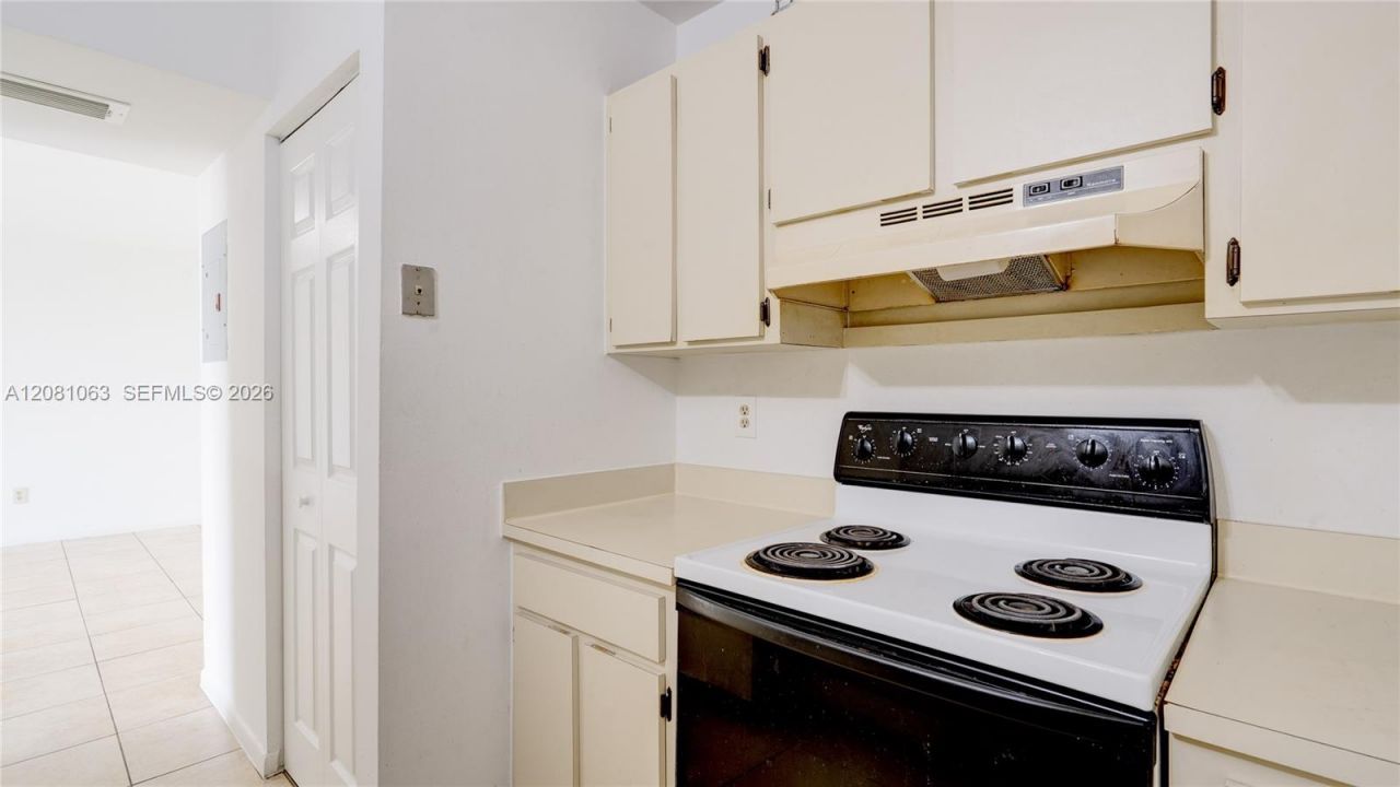 8260 SW 210th St, Unit 308, Cutler Bay, FL 33189 Photo