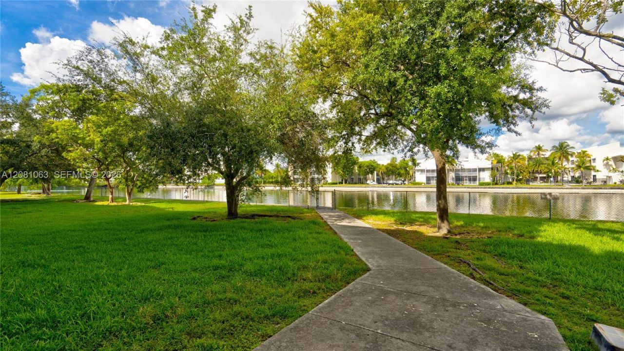 8260 SW 210th St, Unit 308, Cutler Bay, FL 33189 Photo