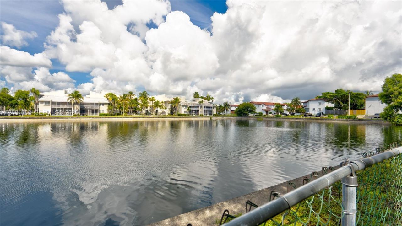 8260 SW 210th St, Unit 308, Cutler Bay, FL 33189 Photo