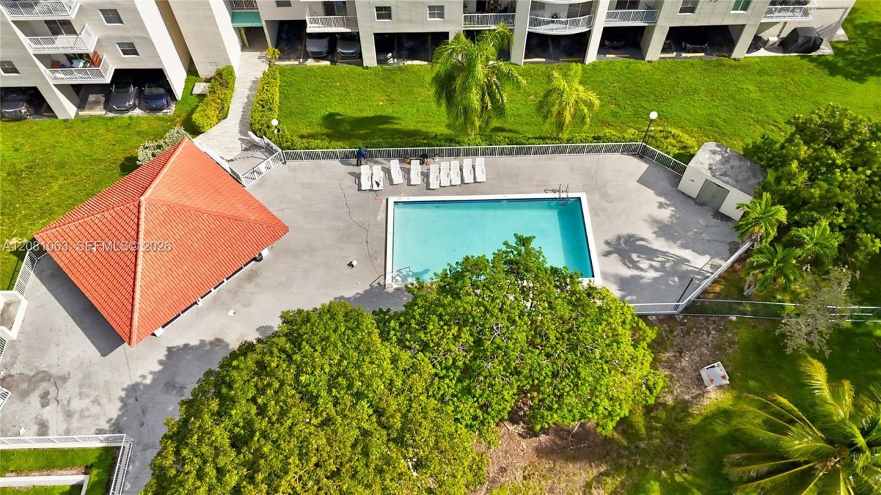 8260 SW 210th St, Unit 308, Cutler Bay, FL 33189 Photo