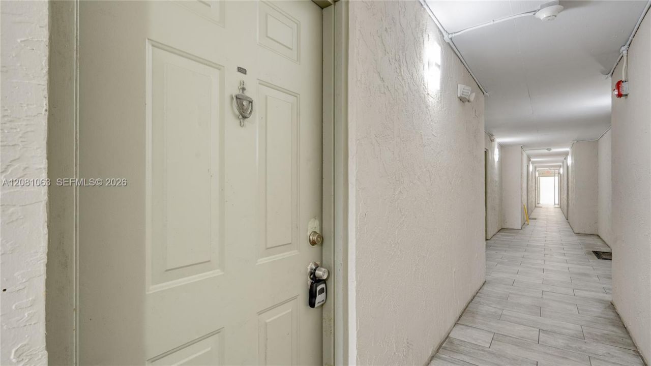 8260 SW 210th St, Unit 308, Cutler Bay, FL 33189 Photo