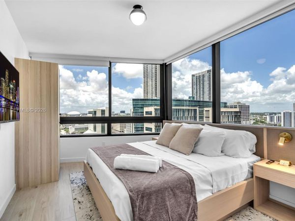 225 N Miami Ave , Unit 2002, Miami, FL 33128