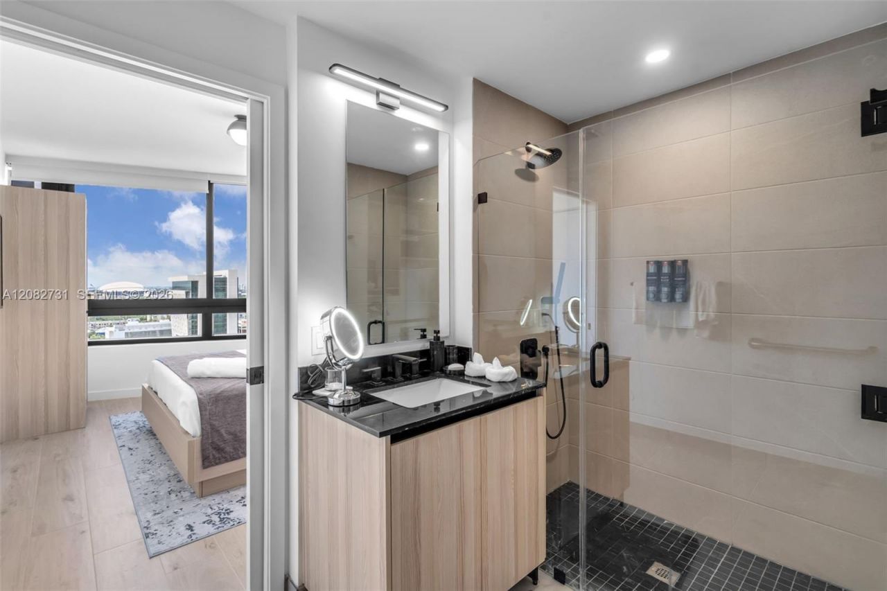 225 N Miami Ave , Unit 2002, Miami, FL 33128 Photo