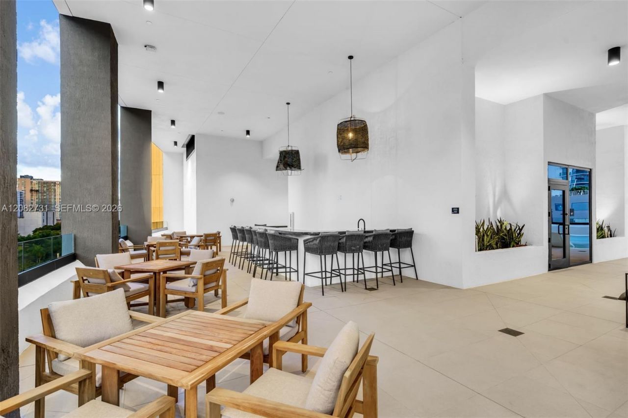 225 N Miami Ave , Unit 2002, Miami, FL 33128 Photo