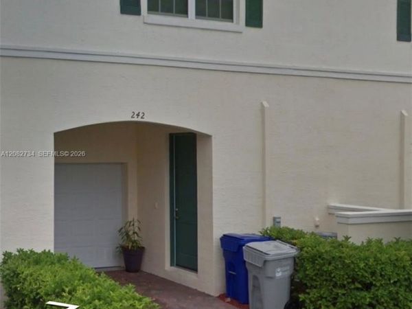 242 SW 7th Ct , Unit 242, Pompano Beach, FL 33060