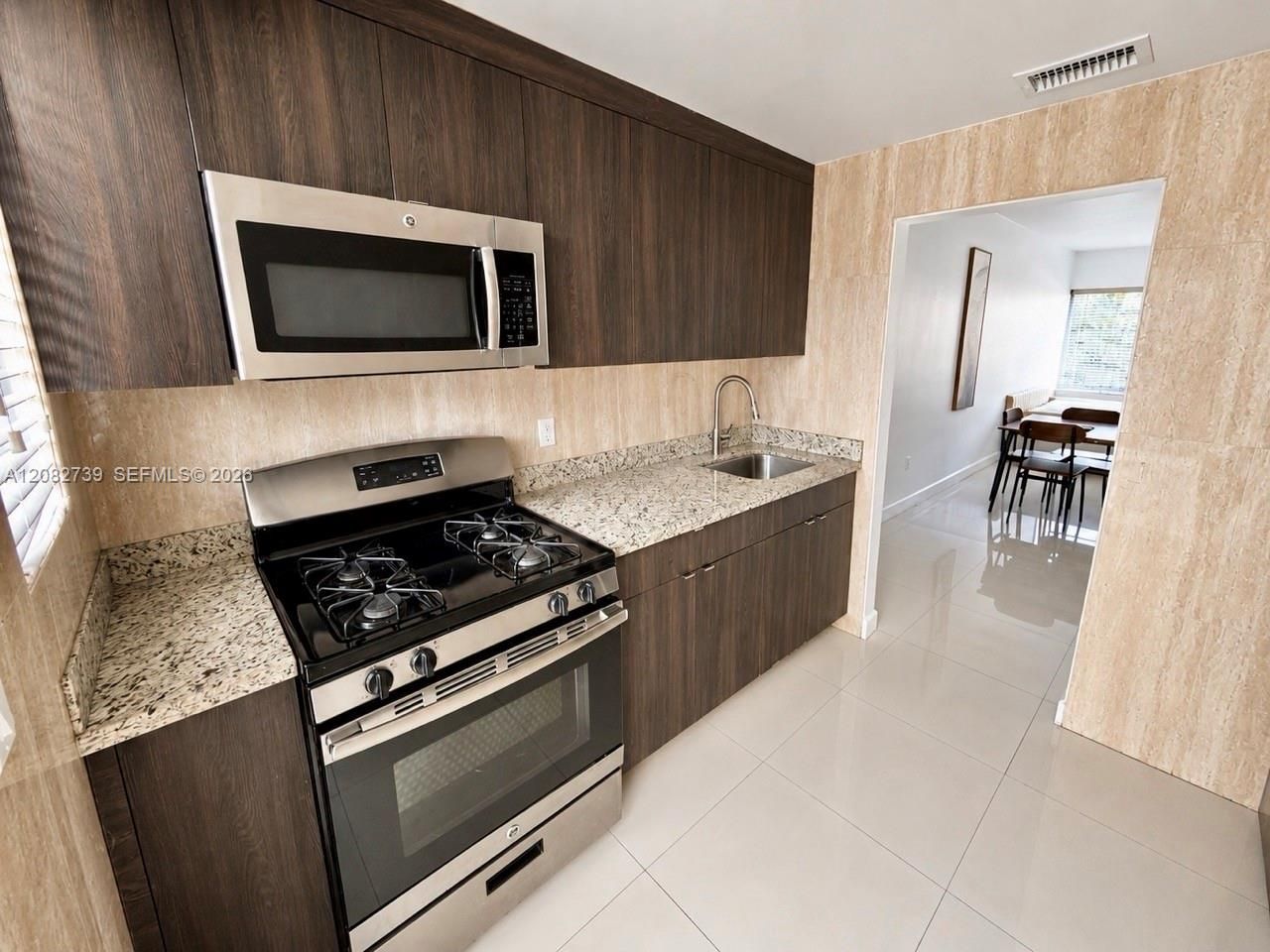 1027 94th St , Unit 4, Bay Harbor Islands, FL 33154 Photo