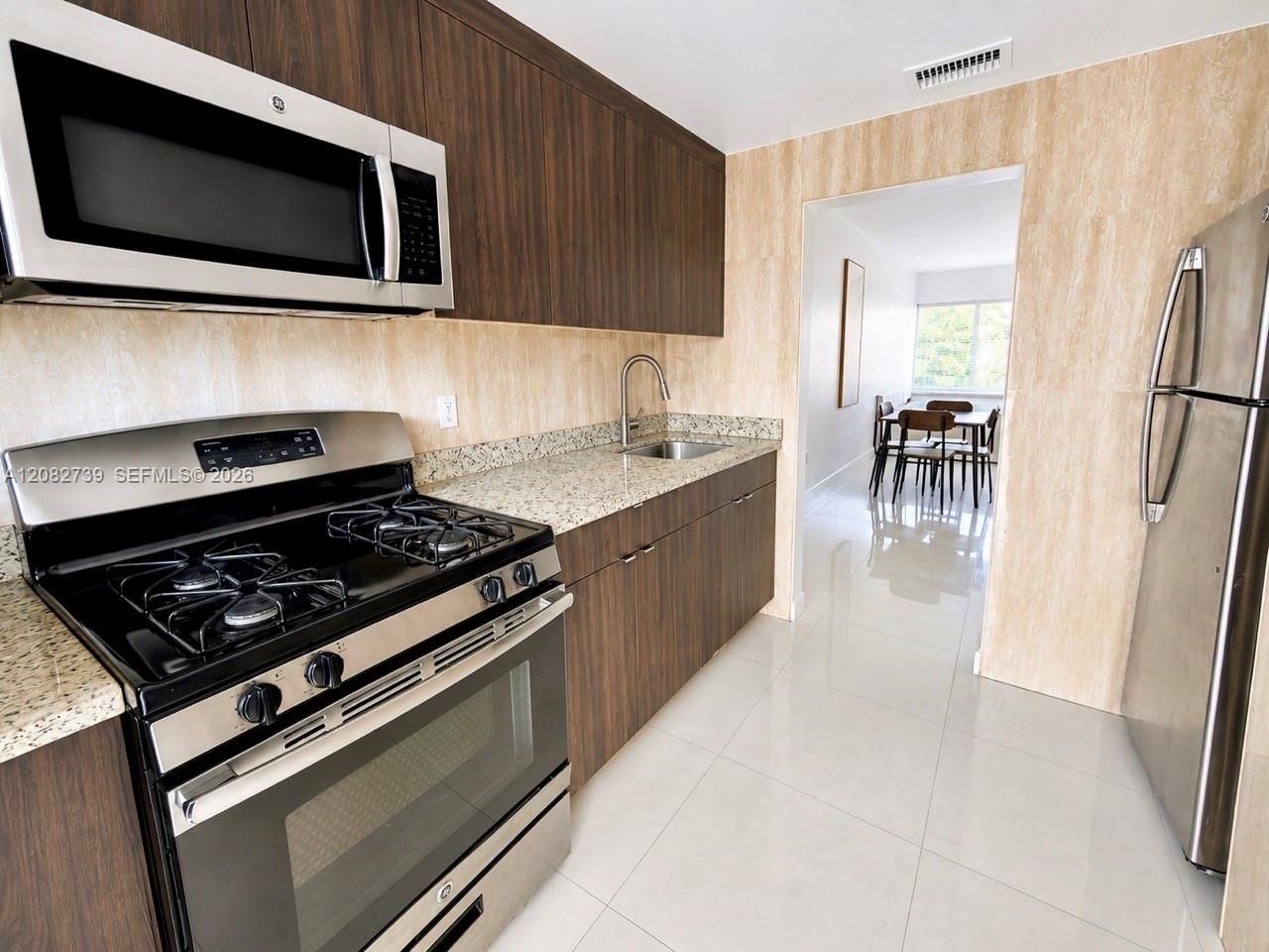 1027 94th St , Unit 4, Bay Harbor Islands, FL 33154 Photo