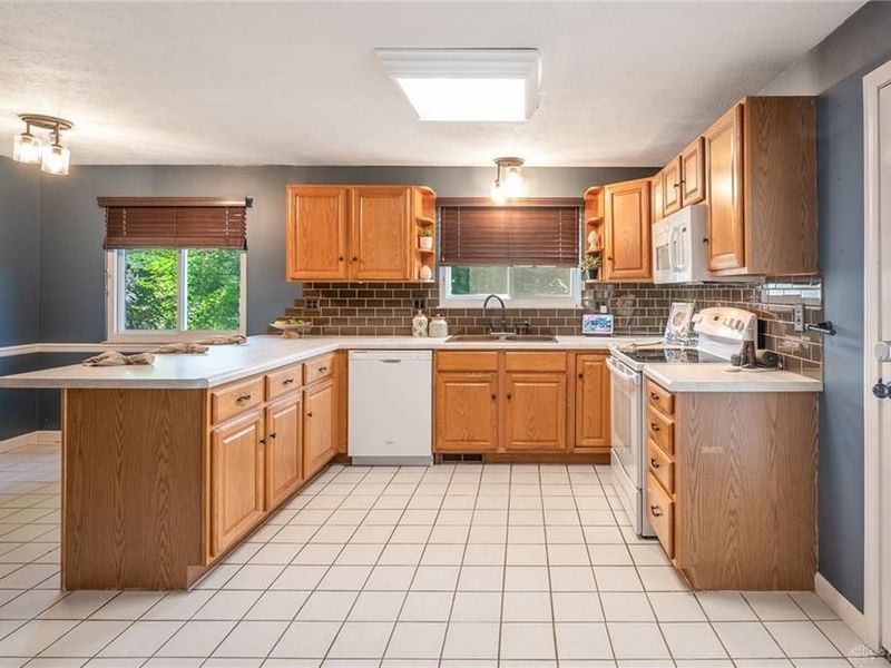 5315 Oakbrooke Drive, Dayton, OH 45440 Photo 10