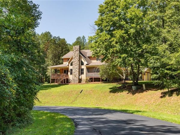 789 W Meadow Parkway, Moravian Falls, NC 28654