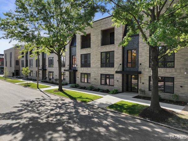 4320 Vista Avenue, St Louis, MO 63110
