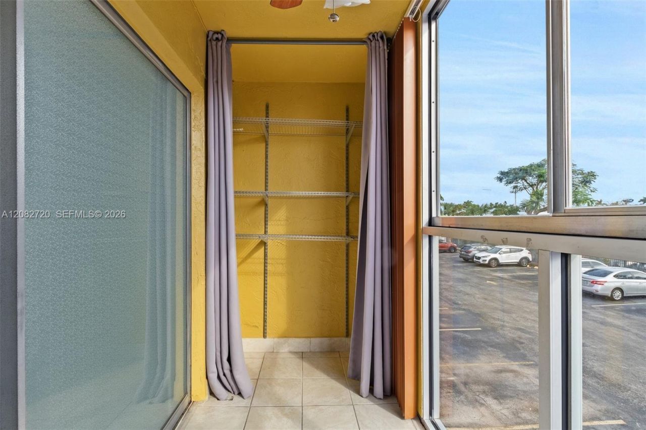 1300 W 47th Pl , Unit 223, Hialeah, FL 33012 Photo