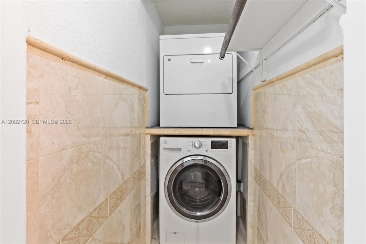 1300 W 47th Pl , Unit 223, Hialeah, FL 33012 Photo