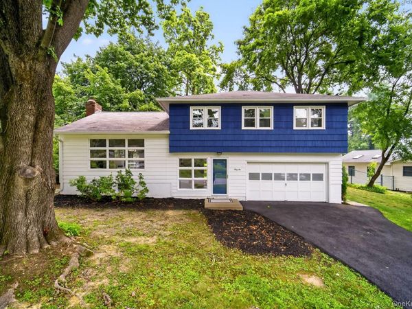 31 Old Farms Road, Poughkeepsie, NY 12603