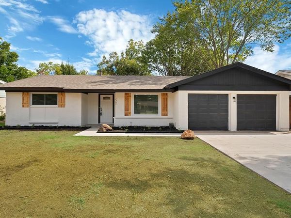 2302 E Mitchell Street, Arlington, TX 76010