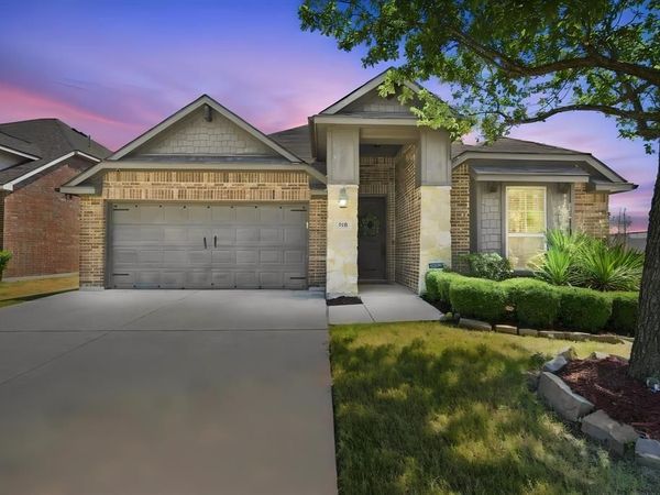 910 Westminster Drive, Midlothian, TX 76065