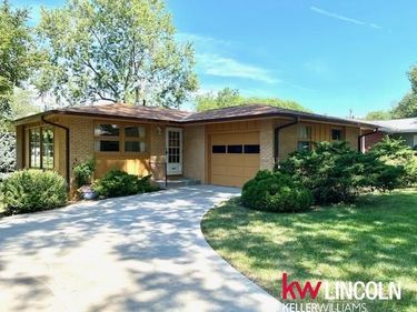 1321 W Avon Lane, Lincoln, NE 68505