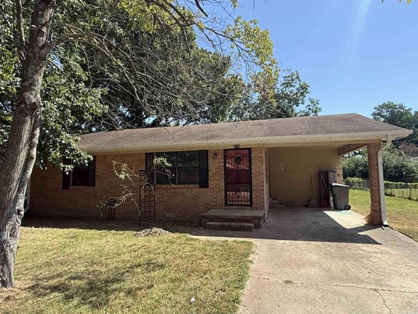 203 S 10th Ave , Paragould, AR 72450