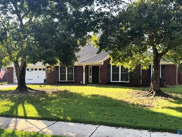 2379 Villaret Drive, Huntsville, AL 35803