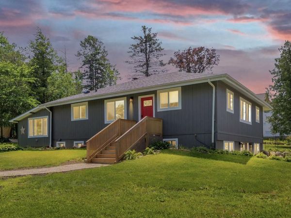 W3297 Hilltop Rd, Lake Geneva, WI 53147