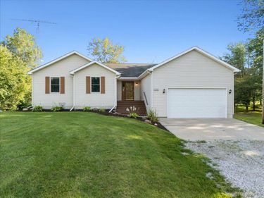 5747 Chase Lake Road, Cohoctah Township, Mi 48836