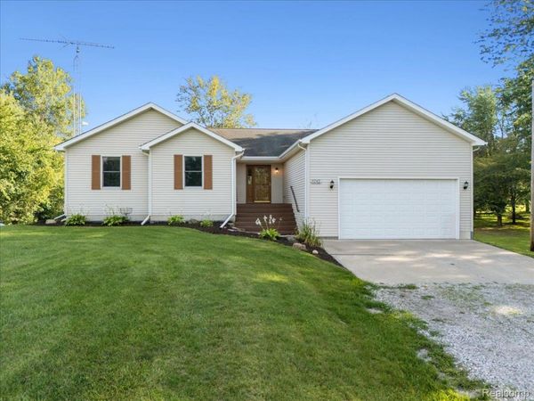 5747 Chase Lake Road, Cohoctah Township, Mi 48836