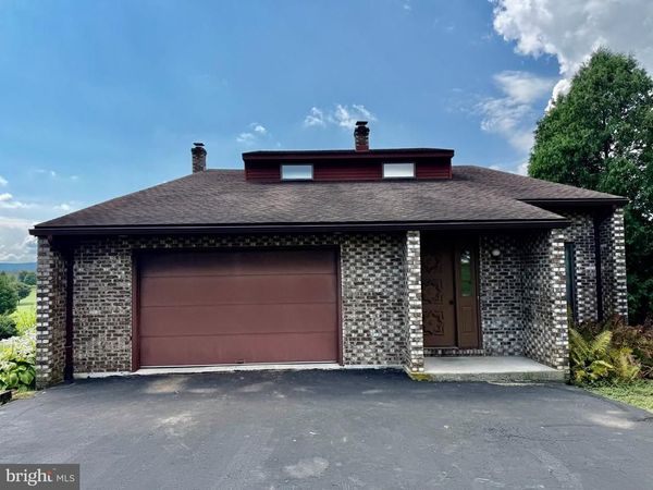 2122 HILLVIEW DRIVE , FAYETTEVILLE, PA 17222