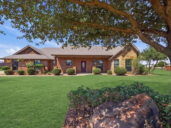 105 Savannah Drive , Weatherford, TX 76087