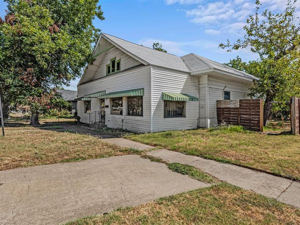 304 N Catherine Street , Terrell, TX 75160