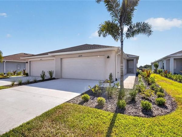 20559 Hazelnut CT S, LEHIGH ACRES, FL 33936