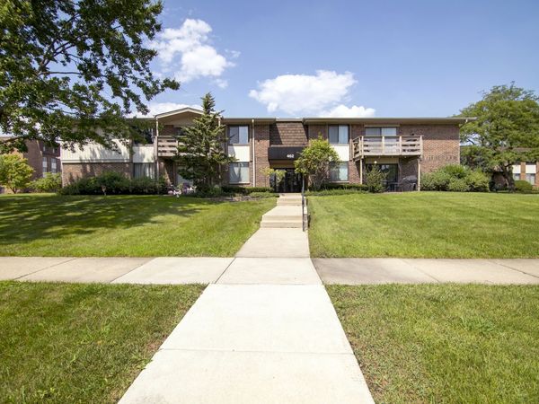 462 Raintree Drive, Unit 2A, Glen Ellyn, IL 60137