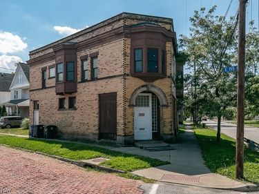 15416 Saranac Road, Cleveland, OH 44110