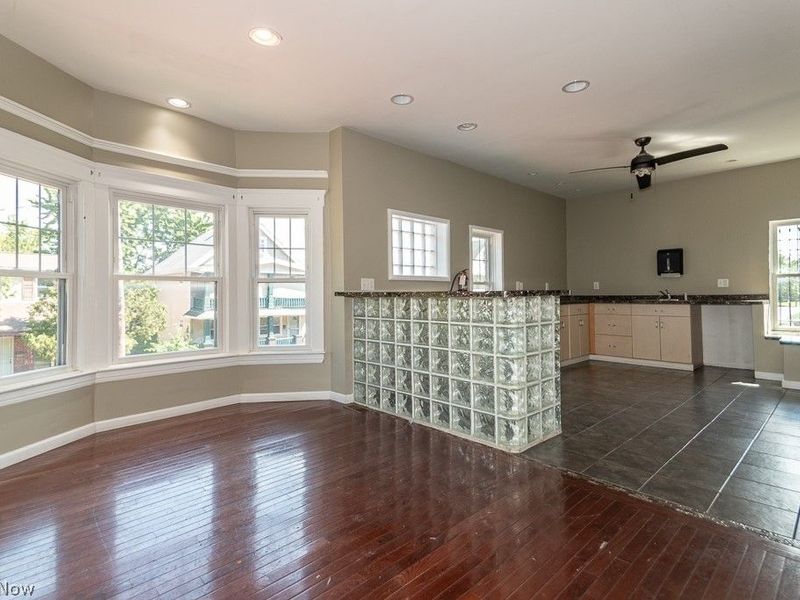 15416 Saranac Road, Cleveland, OH 44110 Photo 4