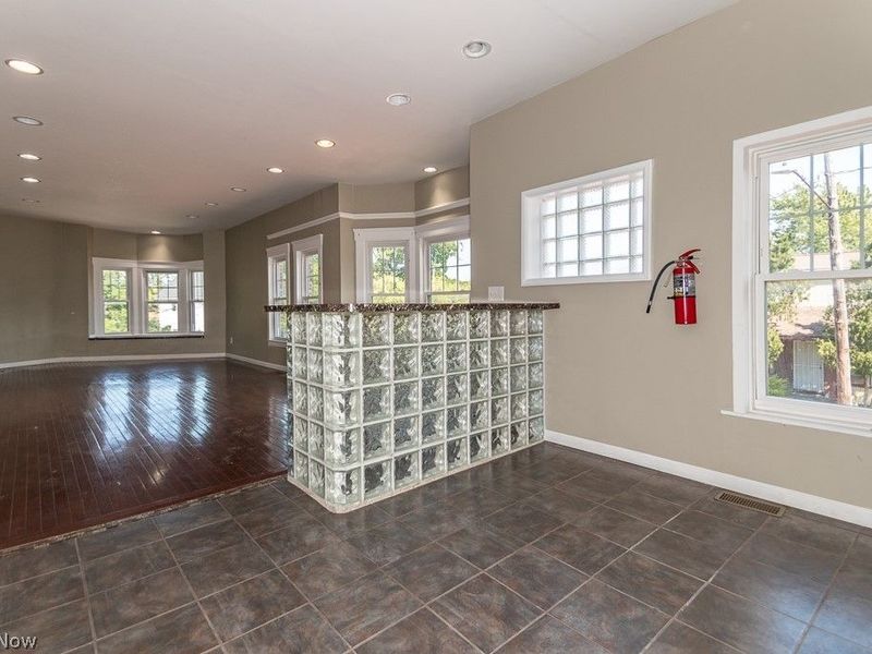15416 Saranac Road, Cleveland, OH 44110 Photo 8