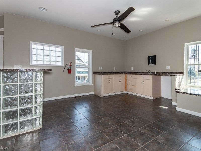 15416 Saranac Road, Cleveland, OH 44110 Photo 9