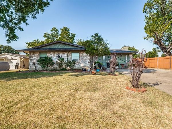 3802 Yellowstone Street , Irving, TX 75062