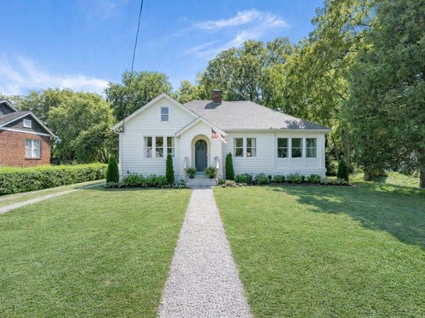 1118 Riverwood Dr, Nashville, TN 37216